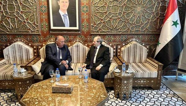 وزير الخارجية المصري في دمشق لنقل رسائل دعم ومؤازرة لسوريا