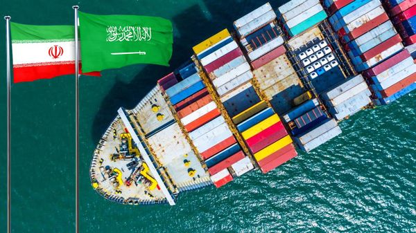 طهران: سيتمّ قريباً تأسيس غرفة التجارة المشتركة بين إيران والسعوديّة
نائب الرئيس الإيراني: رئيسي يسعى لتلطيف الأجواء مع دول المنطقة