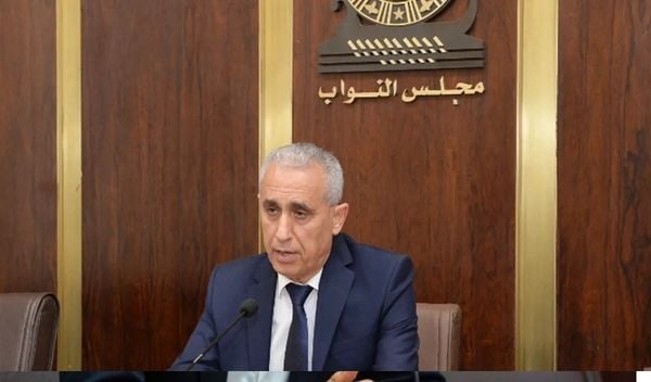 النائب محمد خواجة: نحن نحتاج إلى بناء معمل إضافي للكهرباء ويجب إعطاء الطاقة المتجددة كل الاهتمام، وتسعيرة الـ "10 أمبير" تساوي ضعفي الحد الأدنى للأجور.