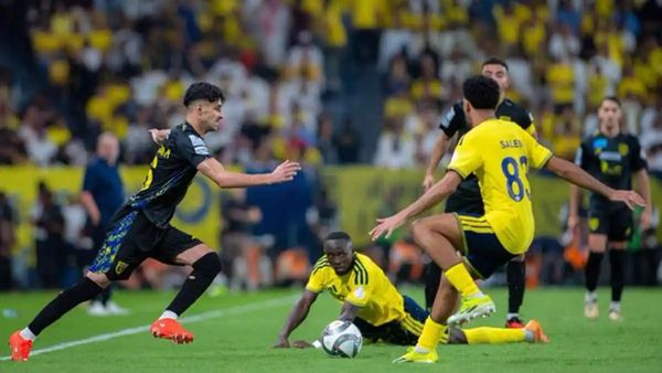 النصر يعزز صدارته لدوري روشن بثنائية أمام التعاون وسط جدل تحكيمي