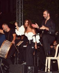 بالصور- نجوى كرم تشعل أجواء الجميزة.. وتثبت مجدداً أنها الرقم الصعب!