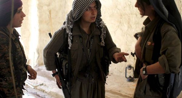 انتحار مقاتلة إيرانية كردية في أربيل