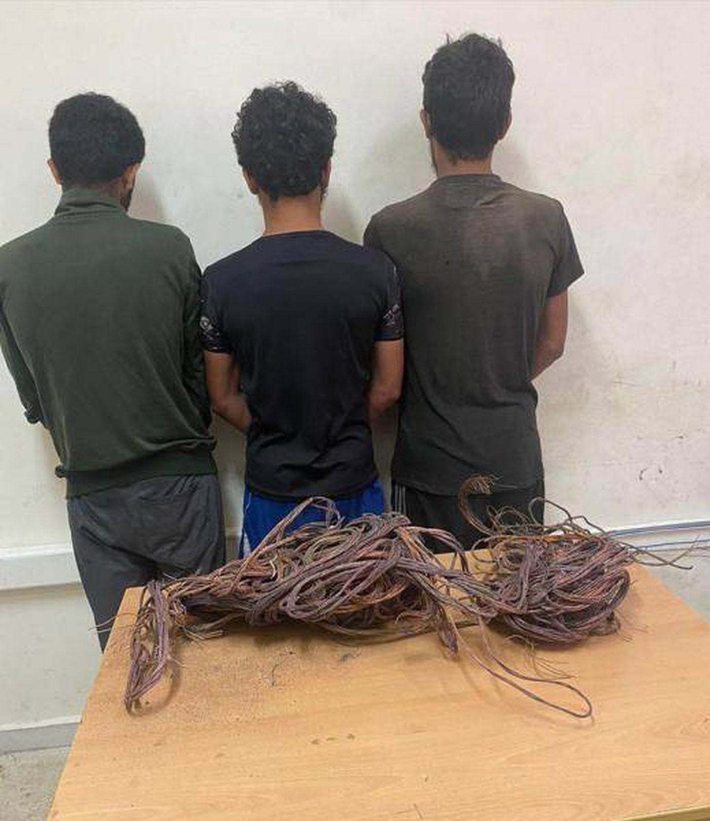 عصابة سرقة أسلاك كهربائية في قبضة قوى الأمن