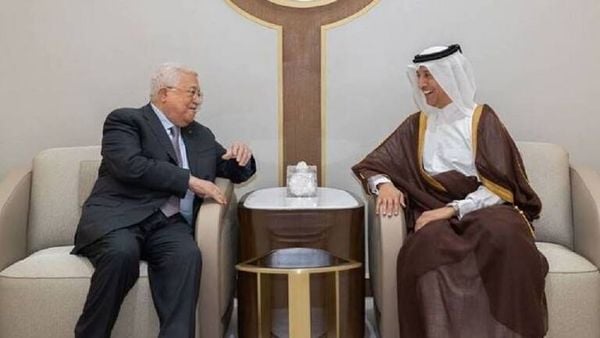 وصول الرئيس الفلسطيني إلى دوحة لحضور حفل افتتاح بطولة كأس العالم