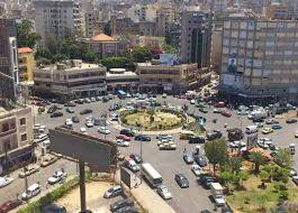بلدية طرابلس أطلقت حملة لإزالة صور السياسيين من شوارع وأحياء المدينة