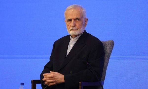 المرشد الإيراني ينعى كمال خرازي: رمز للعلم والسياسة الخارجية