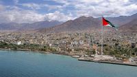 إنقاذ 26 سائحا فرنسيا من الغرق في الاردن