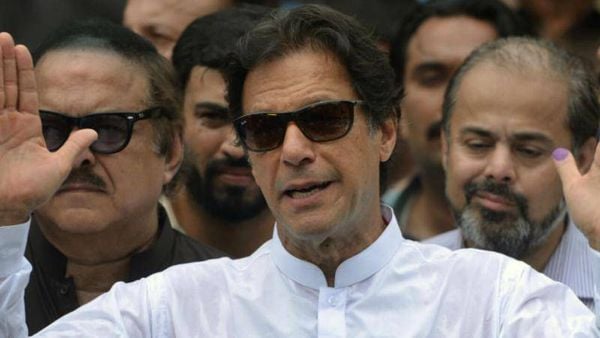 المحكمة العليا في إسلام آباد تمنح عمران خان 