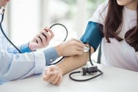 كم يكون مستوى ضغط الدم المُرتفع؟