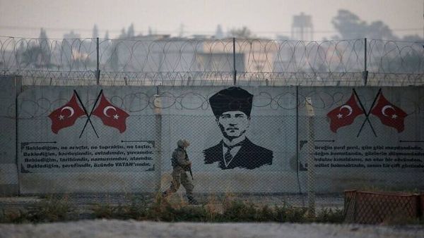 السلطات التركية تضبط 5 سوريين أثناء محاولتهم التسلل إلى تركيا
