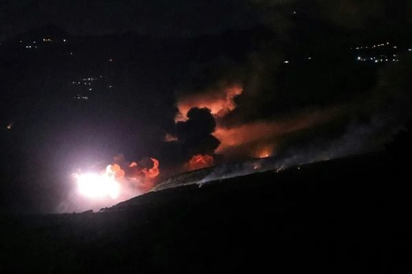 الجيش الإسرائيلي نفّذ تفجيراً عند أطراف بلدة برعشيت وتفجيرين ضخمين في المنصوري في جنوب لبنان.