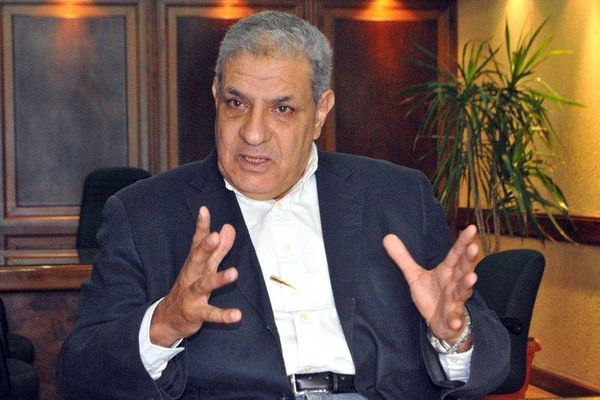 الحكومة المصرية على نار حامية والسيسي باق في منصبه