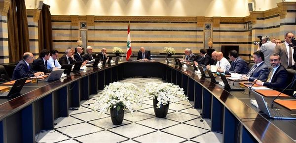 السلطة السياسية تتخذ موقف المتفرّج
للصراع الدائر بين المصارف والمودعين