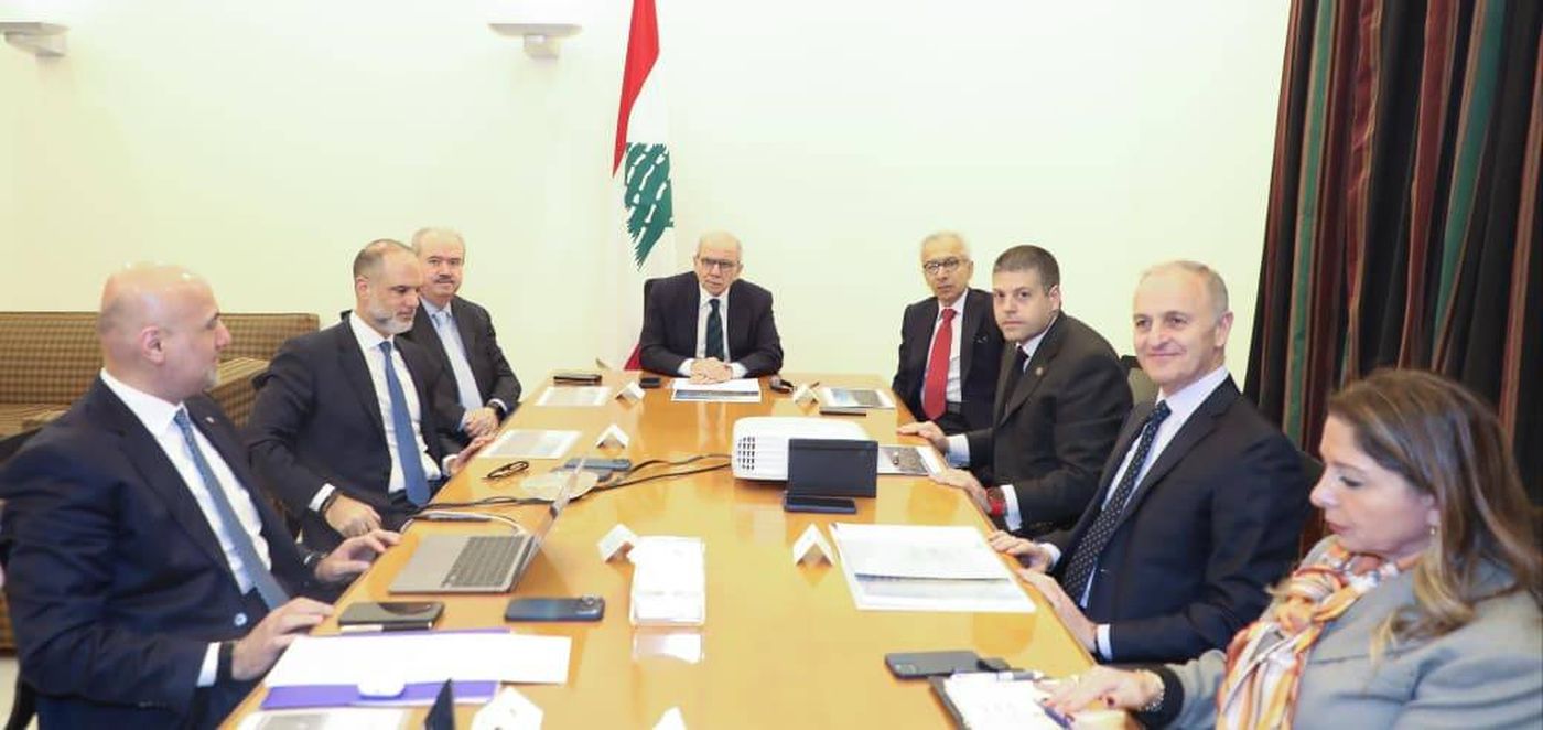 سلام يرأس اجتماعًا لتعزيز كفاءة مرفأ بيروت