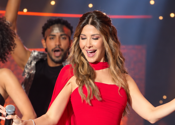 نانسي عجرم تحطّم رقماً قياسياً في قرطاج… ليلة استثنائية وجمهور لم يتوقف عن الغناء لساعتين وربع