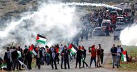 إصابة عشرات الفلسطينيين جراء قمع قوات الإحتلال مسيرات ضدّ الإستيطان
