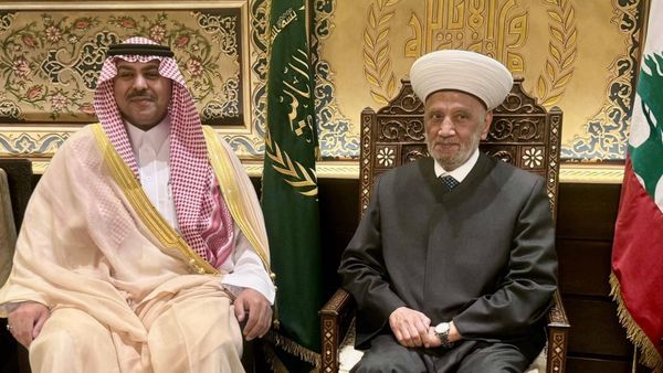 دريان يستقبل السفير السعودي ويؤكد متانة العلاقات مع المملكة