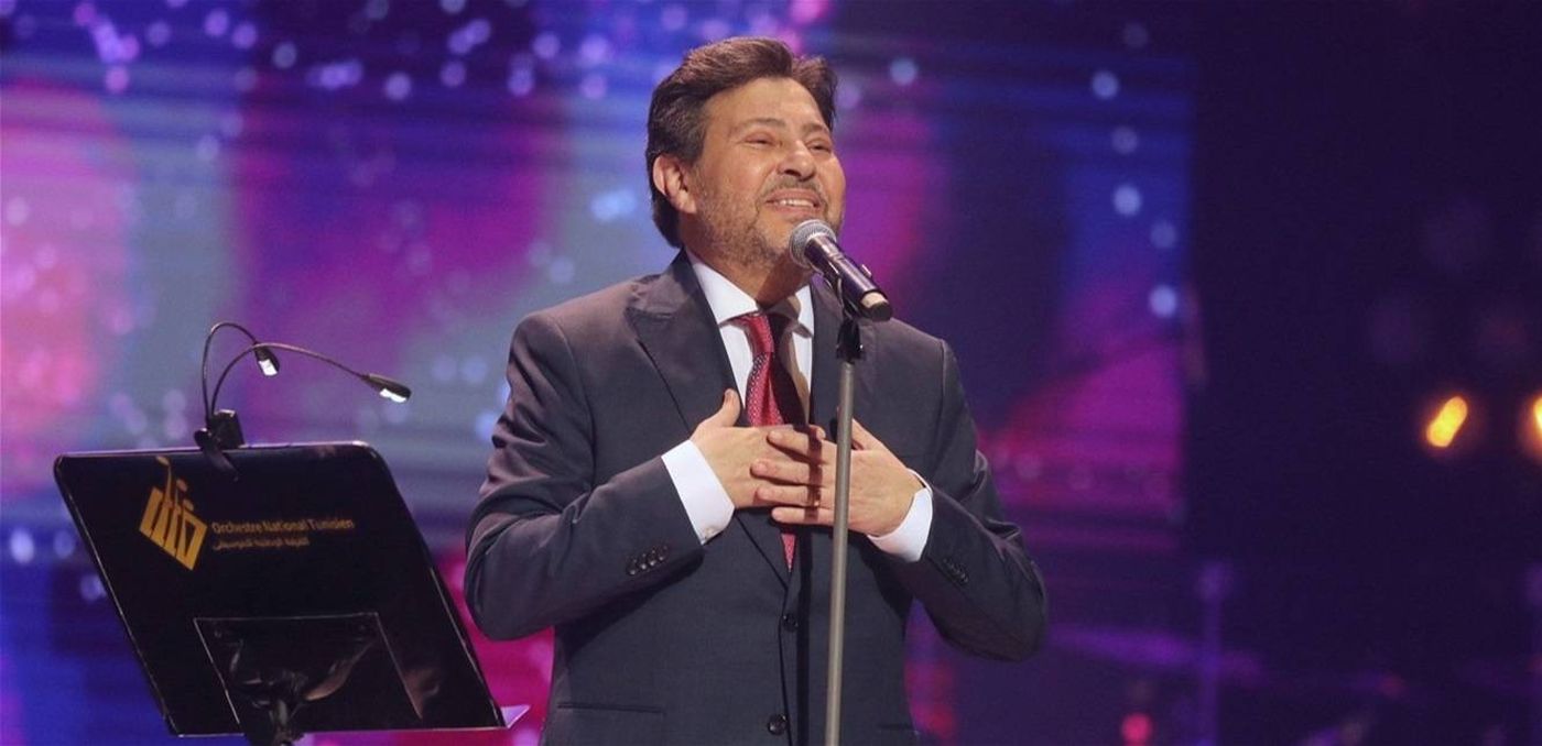 هاني شاكر يتعرّض لموقف محرج في حفله... وهذا ردّ فعله