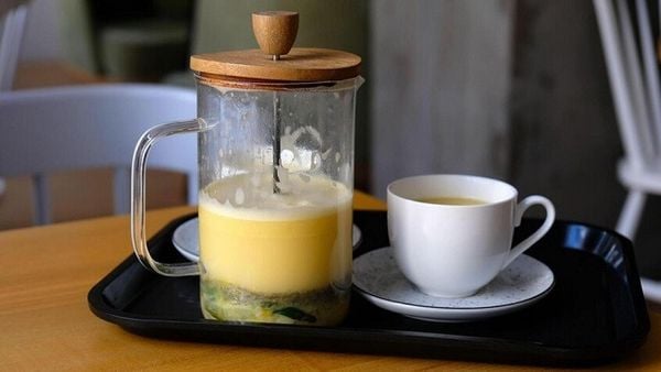 مشروب تقليدي يثير اهتمام العلماء.. ما علاقة شاي الزبدة مع القدرات الذهنية