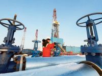 روسيا تدرس زيادة الضرائب على قطاع النفط والغاز