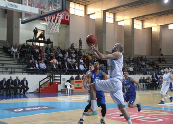 بطولة لبنان في كرة السلة :
الشانفيل يتعملق أمام المتحد (68ــ64)