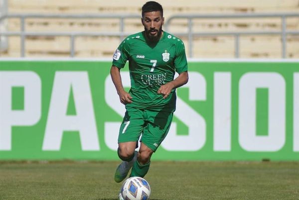 الأنصار يمدد عقد حسن معتوق