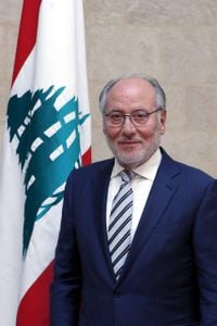 وزير التربية يعلن إستمرار إقفال المدارس غدا في المناطق الحدودية
