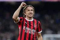 بسبب ميلان... ريال مدريد يصدم أسطورته مودريتش