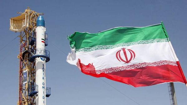 إيران تكشف حقيقة الانفجار في قاعدتها الفضائية