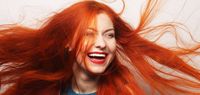 نصائح سحرية للحفاظ على لون الشعر الأحمر مشرقاً