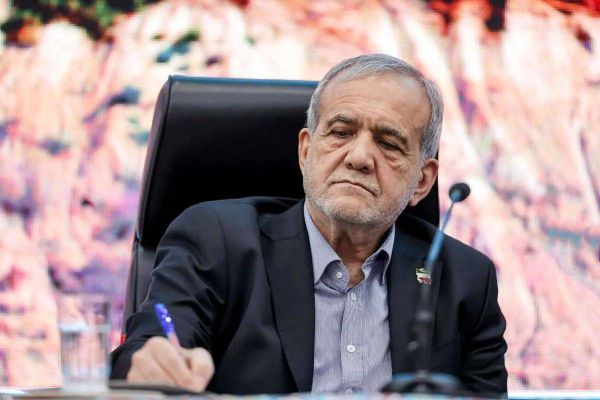 بزشكيان يدعو للاستجابة لمطالب المحتجين