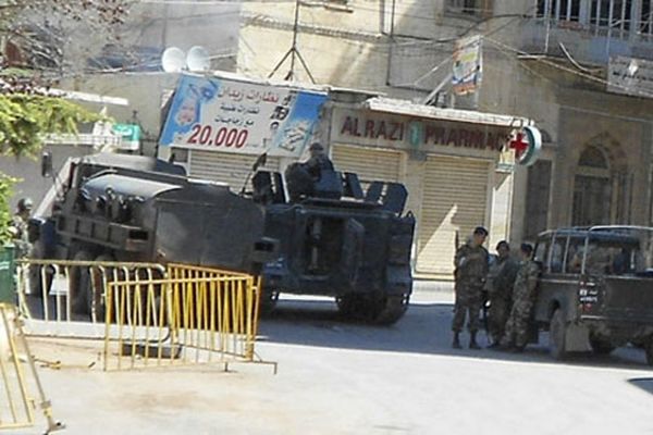 «ضبابيّة» حول أسباب تأجيل موعد سليمان مع الملك السعودي ...<br />
بري: مُصرّ على متابعة مبادرتي ولقائي مع السنيورة لم يكن عاطلاً ...<br />
الجيش رسّخ أمن بعلبك واتصالات لتهدئة الأوضاع...<br />
«مافيا» تلاحق الناجين من عبّارة أندونيسيا لإخفاء أعمالها غير الشرعيّة<br />
