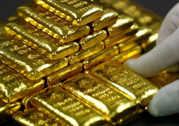 الذهب يرتفع بفعل بيانات اقتصادية سلبية أمريكية والأنظار على تقرير الوظائف
