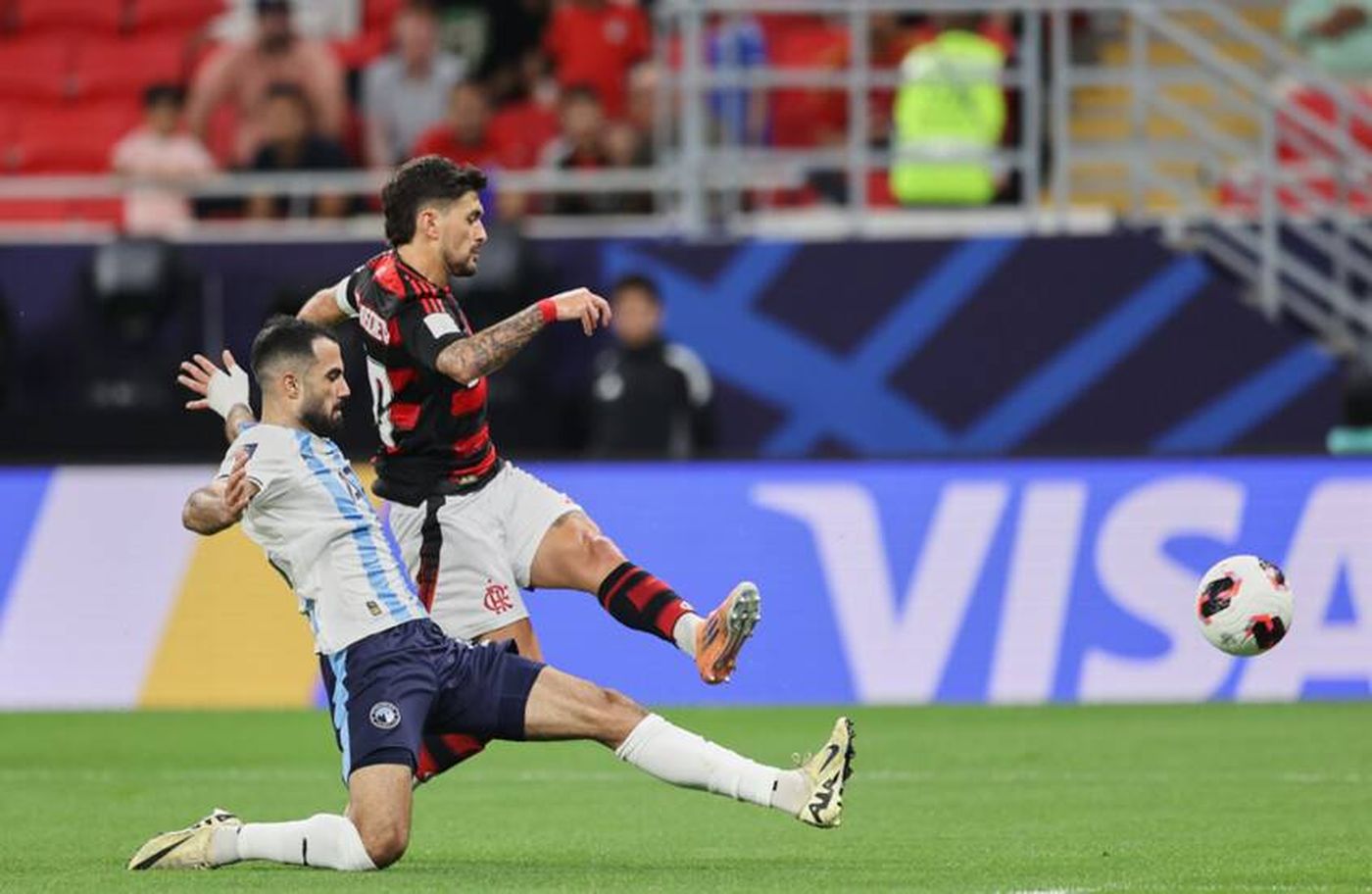 فلامنغو يهزم بيراميدز بسلاح الرأسيات ويتأهل لمواجهة سان جيرمان في نهائي كأس إنتركونتيننتال