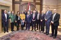 «كيمياء» مع عيسى ورسالة لترامب... بري يخرج عن صمته؟
المصري بعد الفرنسي في بيروت بحثا عن تحريك المبادرات
التهويل الاسرائيلي يتجدد وترقب لننائج قمة نتانياهو ــ ترامب