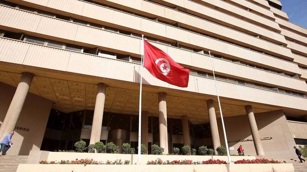 وكالة: بنوك تونسية تقرض الحكومة 250 مليون يورو لتمويل ميزانية 2021