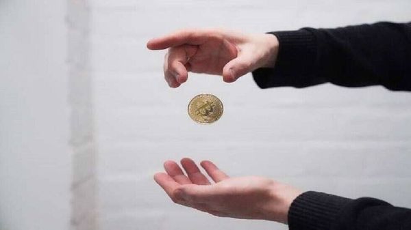 بتكوين تخسر أكثر من 5% من قيمتها