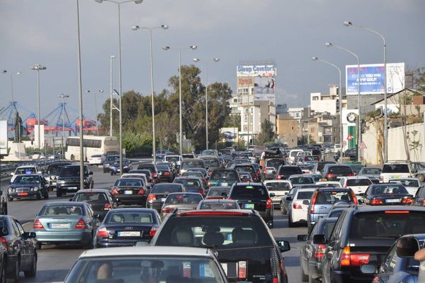 كيف علّق رئيس اتحاد قطاعات النقل البري على ​قانون السير الجديد؟
