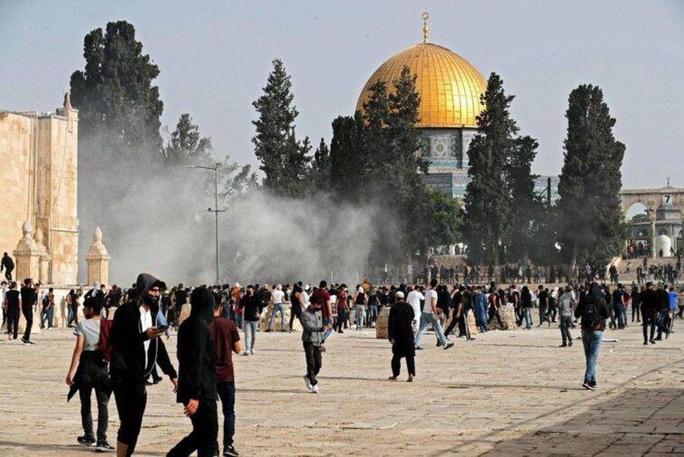 عشرات الإصابات جراء تجدّد المواجهات بين المصلّين وقوات الإحتلال في المسجد الأقصى