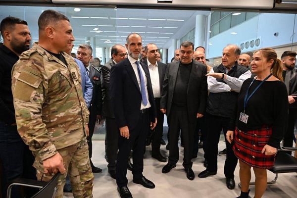 وزير الأشغال يطلق مشروع توسعة مطار بيروت