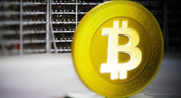 إيران تتجه لـ"البيتكوين" في تعاملاتها