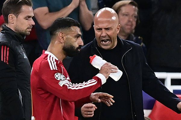 سلوت يضع خلافاته جانبًا... ويستعين بنجمه الاول