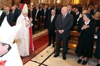 عون شارك في قداس تكريس مذبح الطوباويين الدويهي والحويك 
الراعي: المطلوب خطوات عمليّة لدعم الجيش وترسيخ مبدأ الدولة