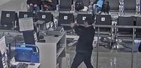 الغضب يكلف مسافرا "الاعتقال" في مطار روسي