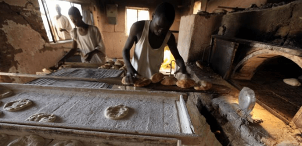 الرغيف يؤرق السودانيين.. والحكومة تتحرك
