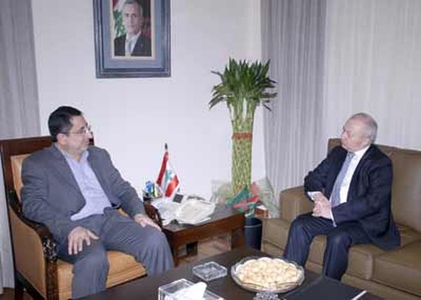 الحاج حسن بحث
مع أوزيلديز العلاقات التجاريّة