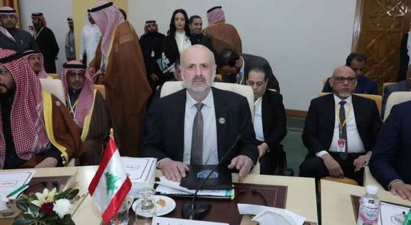 مولوي أمام مجلس وزراء الداخليّة العرب: حضورنا العربي
والتزامنا بالشرعيّة لا يكون إلّا بقيام دولة شرعيّة بلبنان
