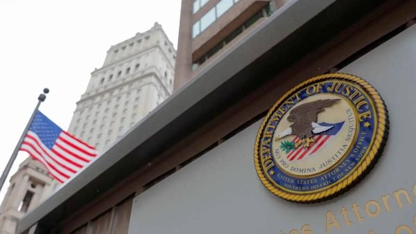 واشنطن تفرض عقوبات على 10 أفراد وكيانات مرتبطة بتسليح إيران