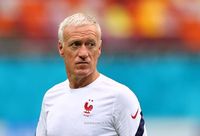 ديشامب يفقد السيطرة على نجوم فرنسا
