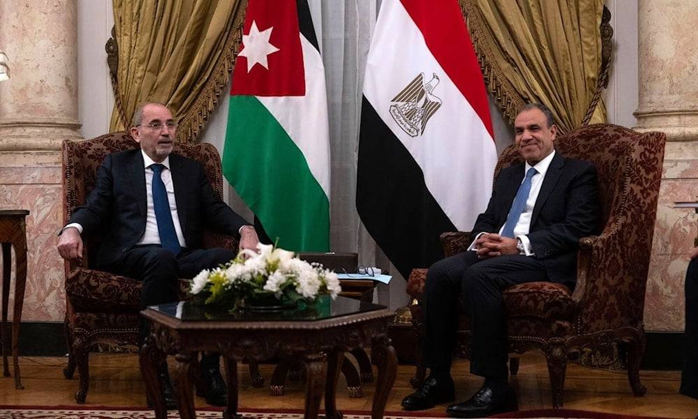 عبد العاطي والصفدي يؤكدان أهمية تنفيذ بنود خطة شرم الشيخ للسلام